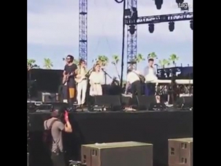 Alessandra ambrosios daughter anja louise sings at coachella