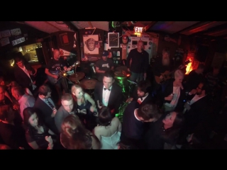 Чувство ритма не его конек (vhs video)