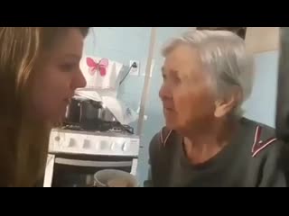 This mother who has alzheimer, for a moment remembers her daughter and says i love you