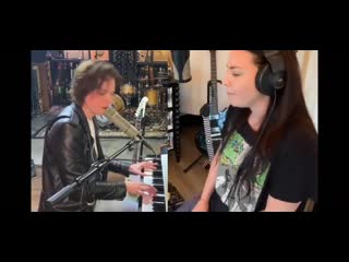 Lzzy hale (halestorm) feat amy lee break in (live)