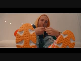 2,000 comments ill drop dis on friday ️tag a friend an let em know “homerun” the tape drops on the 8th on all platforms ️ @k