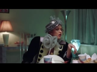 Gigi, bella anwar hadid have dinner with yolanda vogue