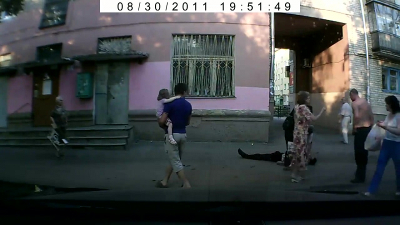 Говорят не повезет, если кирпич в череп попадет