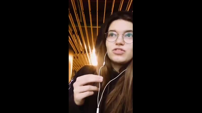 В санкт петербурге таксист мигрант остановился во время поездки, чтобы посмотреть порнуху и подрочить на девушку