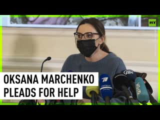 Wife of captured ukrainian opposition leader pleads to boris johnson