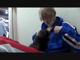 No one told me abt this video of jin bringing his glider to practice im devastated