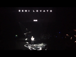 Demi lovato singing stone cold #umgshowcase #3