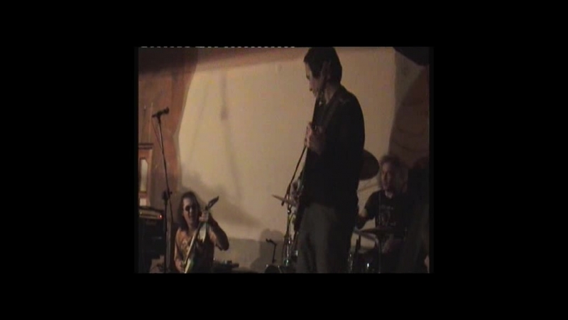 На сцене женя, наиль и паша наташа в зале