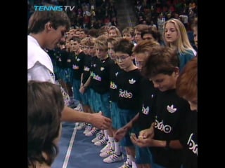 Roger federer being ball boy in basel in 1993! (2)