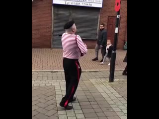 Прикольно но ножкам то холодно 😂😂😂