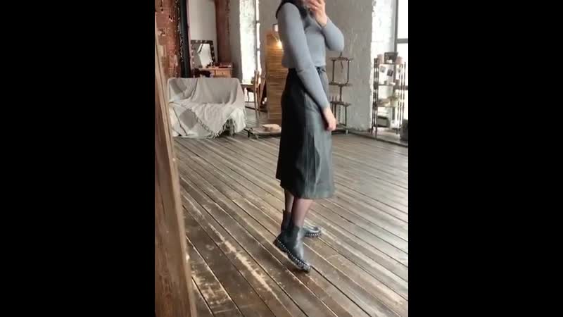 Формируя свой базовый весенний гардероб, не игнорируйте кожу ‼️ ни в коем случае ❌ ⠀ это хит, это тренд, это стиль 🔥 ⠀ не носите