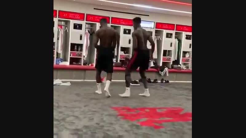 Погба прокинул байи в раздевалке