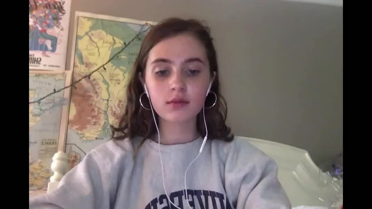 Clairo pretty girl