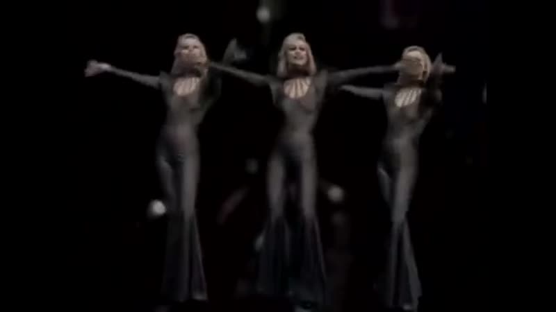 Raffaella carra a far lamore cominciatu