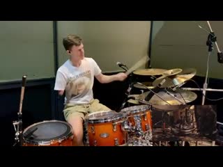 One armed drummer