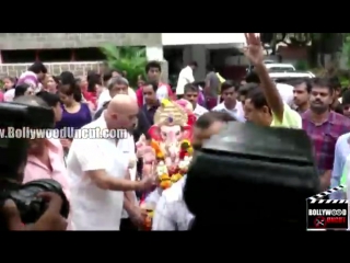 Hrithik roshan along with his family at ganpati visarjan 2015