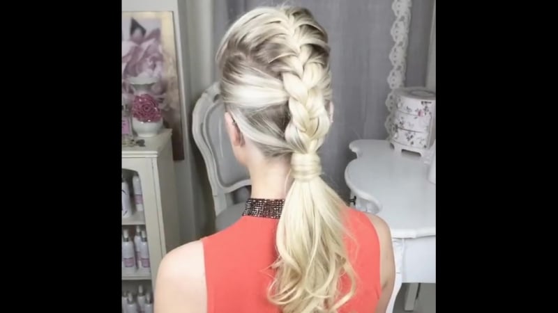 Красивая коса ирокез