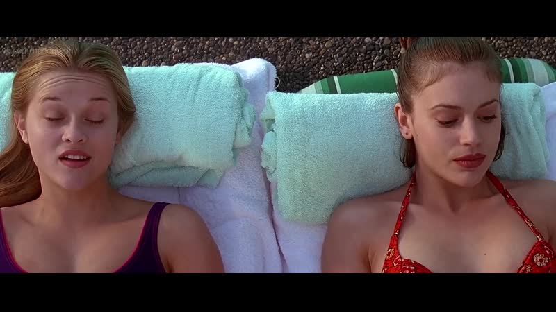 Алисса милано (alyssa milano), риз уизерспун (reese witherspoon) в фильме "страх" (fear, 1996) 1080p голая? бикини