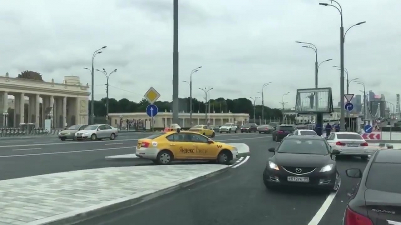 Вот это поворот на садовом