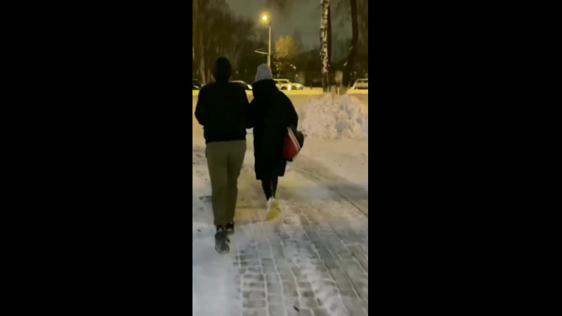 Прогулки porn video – Чеченец напал на пару русская негр во время их прогулки, используя травматический пистолет