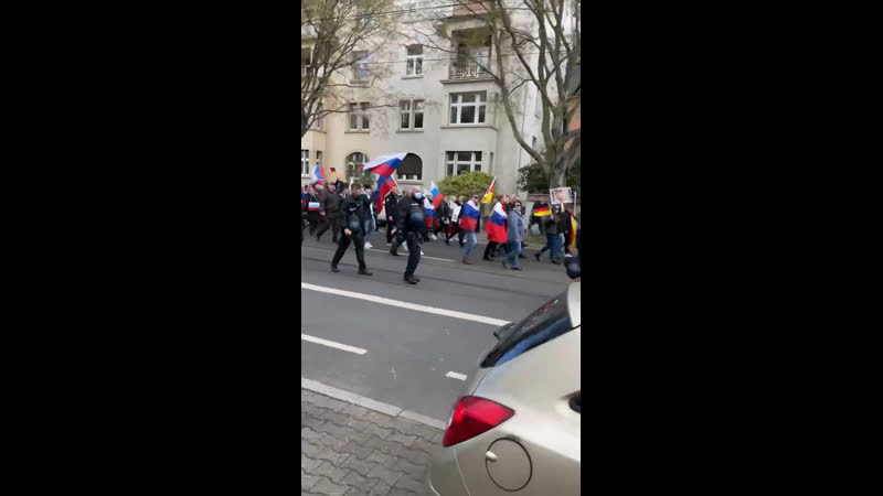 Хохляцкий выблядок кричит молодые кричалки