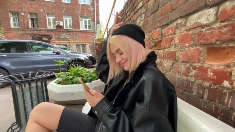 [джарахов] уломал молоденькую студентку и потрогал ее пи прямо в центре москвы