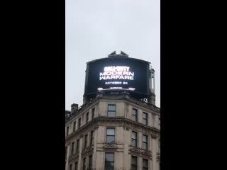 Modern warfare advert at piccadilly circus this morning