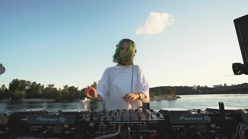 Miss monique played jam &amp; spoon feat rea set me free (pavel khvaleev remix)