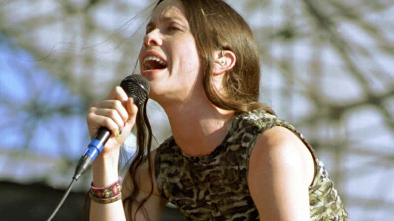 Alanis morissette woodstock '99 performance