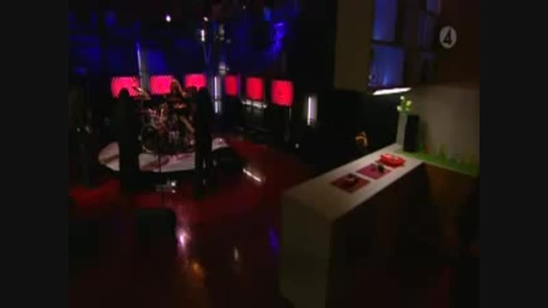 Pain walking on glass (live in nyhetsmorgon)