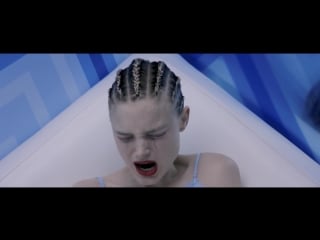 Неоновый демон / the neon demon (дублированный трейлер / премьера рф 28 июля 2016) 2016,ужасы,франция дания сша,18+