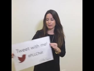 Холли мари комбз беседовала в чате с поклонниками во время трансляции нового эпизода pretty little liars