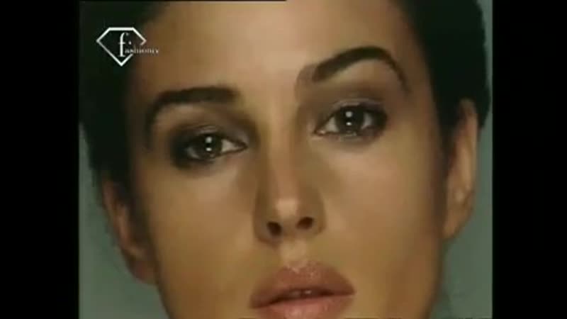 Monica bellucci pirelli calendar 1997, photo by richard avedon in new york cit