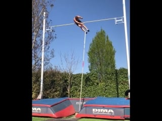 Рено лавиллени тренируется у себя на даче!