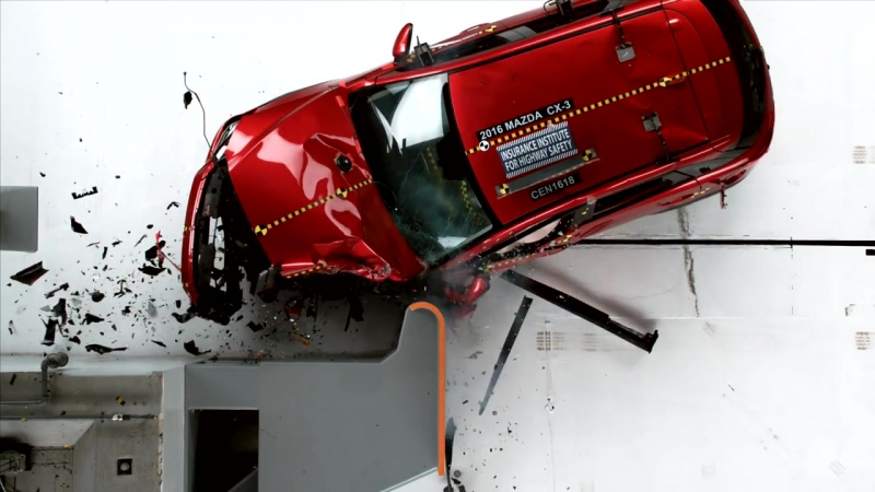 2016 mazda cx 3 small overlap iihs crash test