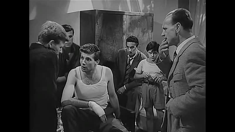 Герои воскресного дня (1952) спортивная драма марио камерини720p]