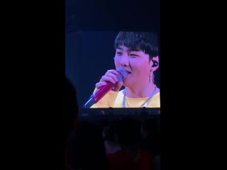 Chanwoo and donghyuk holding hands and saying sweet things to each other our preocuosusbf maknaes