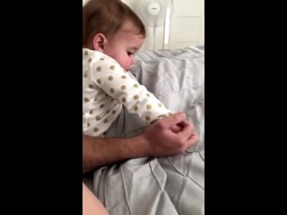 Дочка ревнует папу