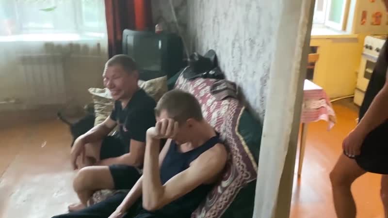 Олег монгол, безумный паша, иришка чики пики готовят макароны по флотски