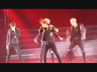 Here's the legendary fancam where tae made mistake in baepsae