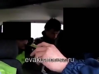 Дпсник тролит парня