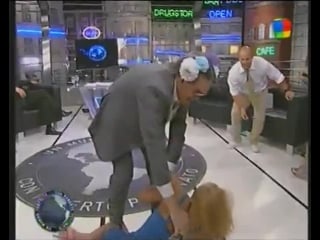 Amalia granata показала трусики