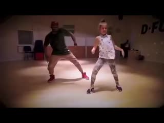 Awesome! 10 year old little girl kills dancehall choreograph