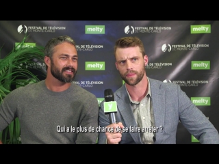 Chicago fire taylor kinney et jesse spencer balancent sur leurs co stars !