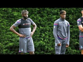 Why the players wear those black vests in training?