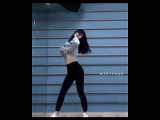 Hirai momo | twice vine