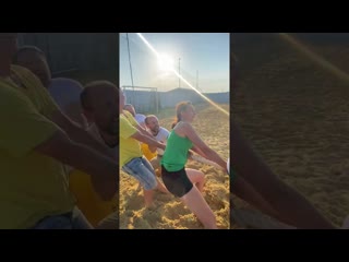 Перетягивание каната на свежем воздухе #shorts