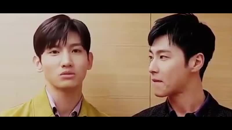 A cursed gif where yunho licks his lips and gives changmin the look its a loong slow lick of the lips too its