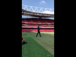 Our new head coach walks out at emirates stadium for the very first time welcomeunai