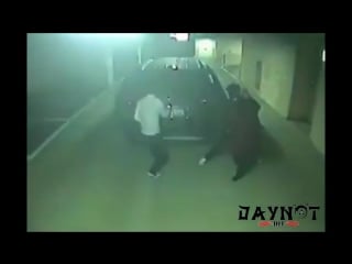 Husuhsuhsuhshus o maluco plantando bananeira e o outro batendo na bunda dele uhsuhsuh